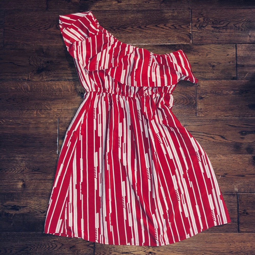 One-Shoulder Red/Off-White Dress